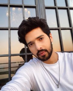 Read more about the article Armaan Malik (Singer) Bio, Age, Wife, Songs, Wikipedia & More