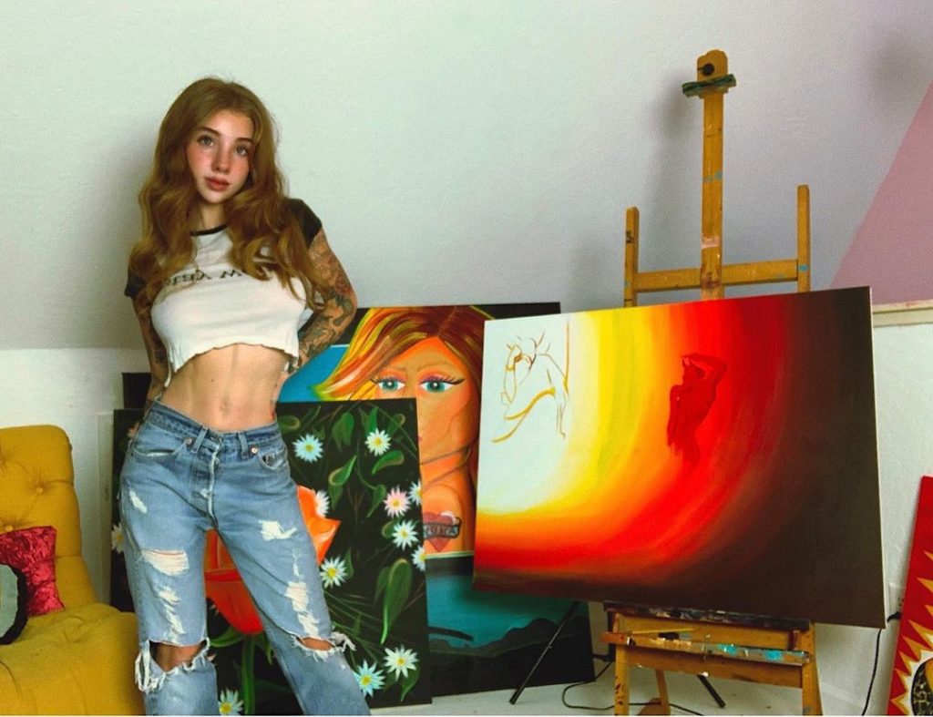 Coconut Kitty Art Lover