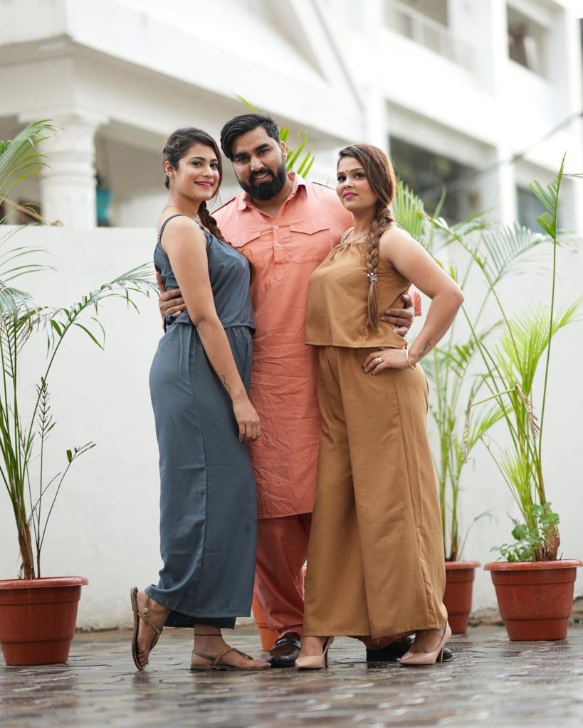 Armaan With His Wives
