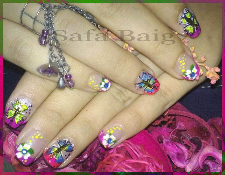 Safa Baig's Nail Art