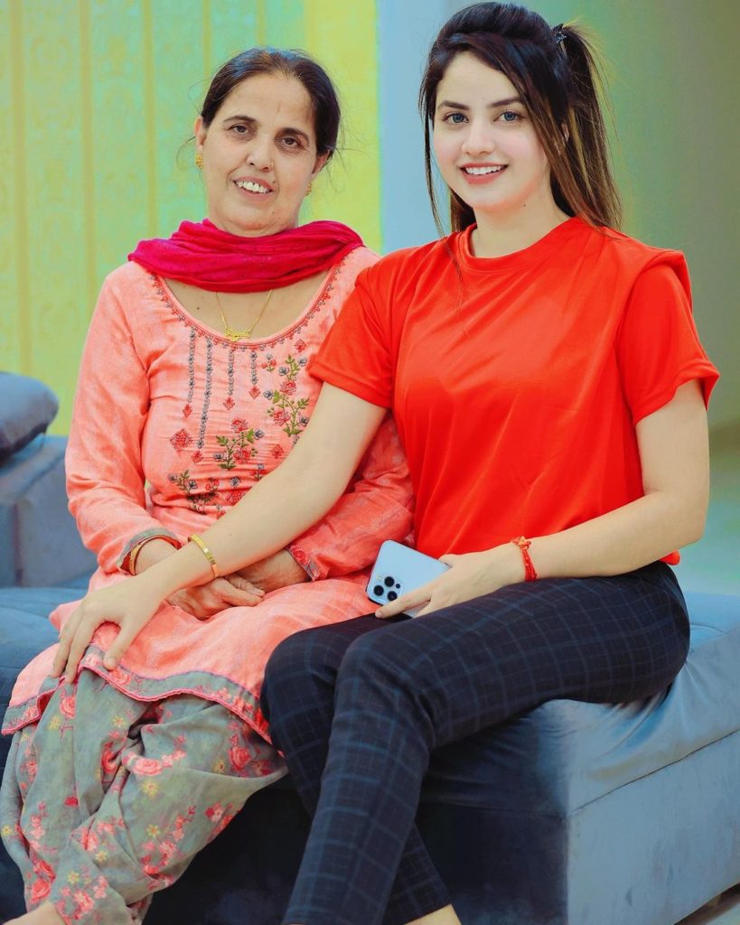 Piyanka with Her Mother