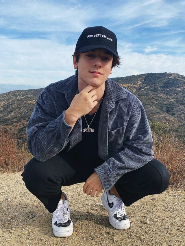 Read more about the article Who is Bryce Hall? Facts about the TikTok star you need to know