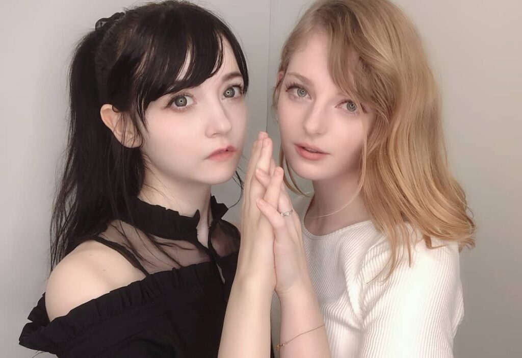 Ella Freya with her twin sister