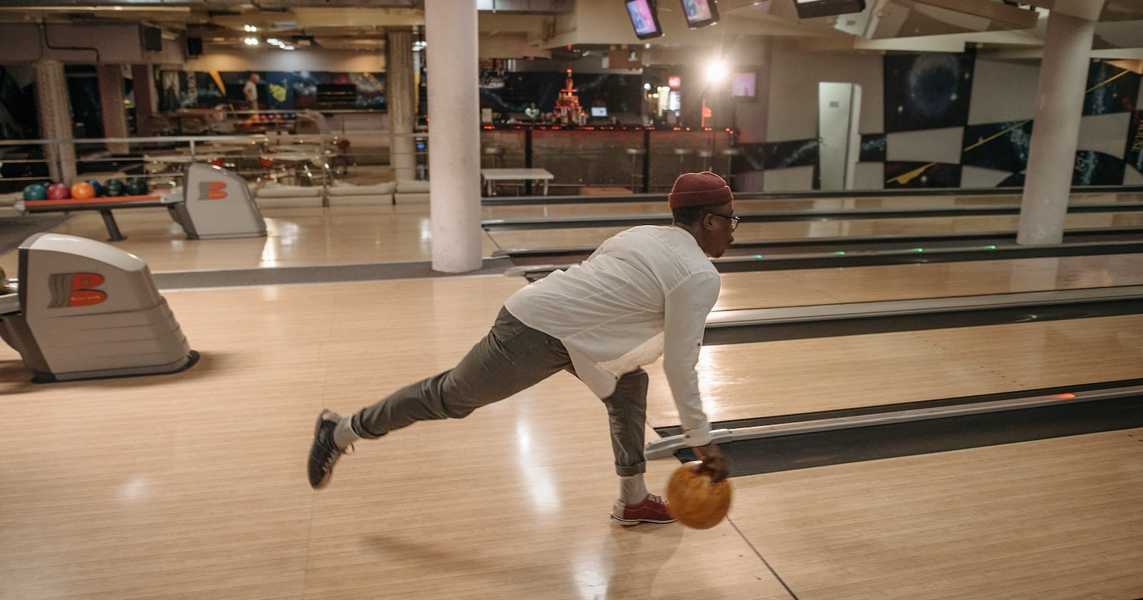 You are currently viewing How Much Do Professional Bowlers Make?